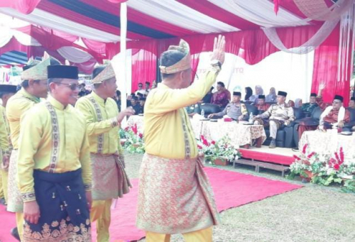 Buka MTQ Bupati Kuansing Suhardiman Amby minta Tularkan kesemua Jajaran terus berdayakan kegiatan ini.