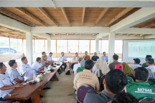 Hemat Pengeluaran, Bupati Kuansing Gelar Rakor Pertanian di Saung Tani