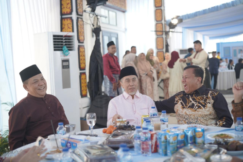 Perkuat Silaturahmi, Bupati Hadiri Open Hous ke Gubernuran Riau