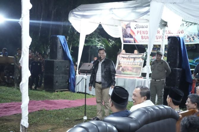 Hadiri langsung undangan melayur jalur Pendekar panjang siguntur,Bupati Suhardiman Berhasil Galang dana Rp.111.000.000