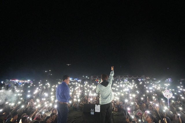 Strategi Bupati Suhardiman Amby Meningkatkan Perekonomian Masyarakat Kuantan Singingi dengan mendatangkan Artis Ibu kota sebagai daya tarik pengunjung.